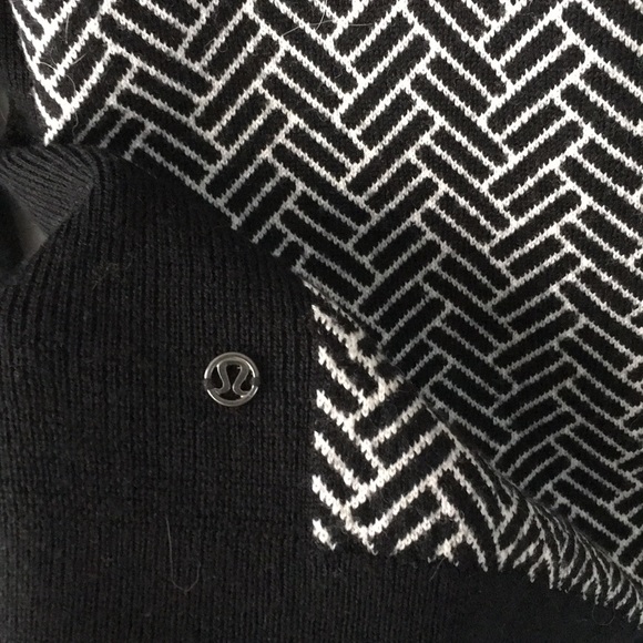 Lululemon chevron sweater sz4 - Picture 4 of 4